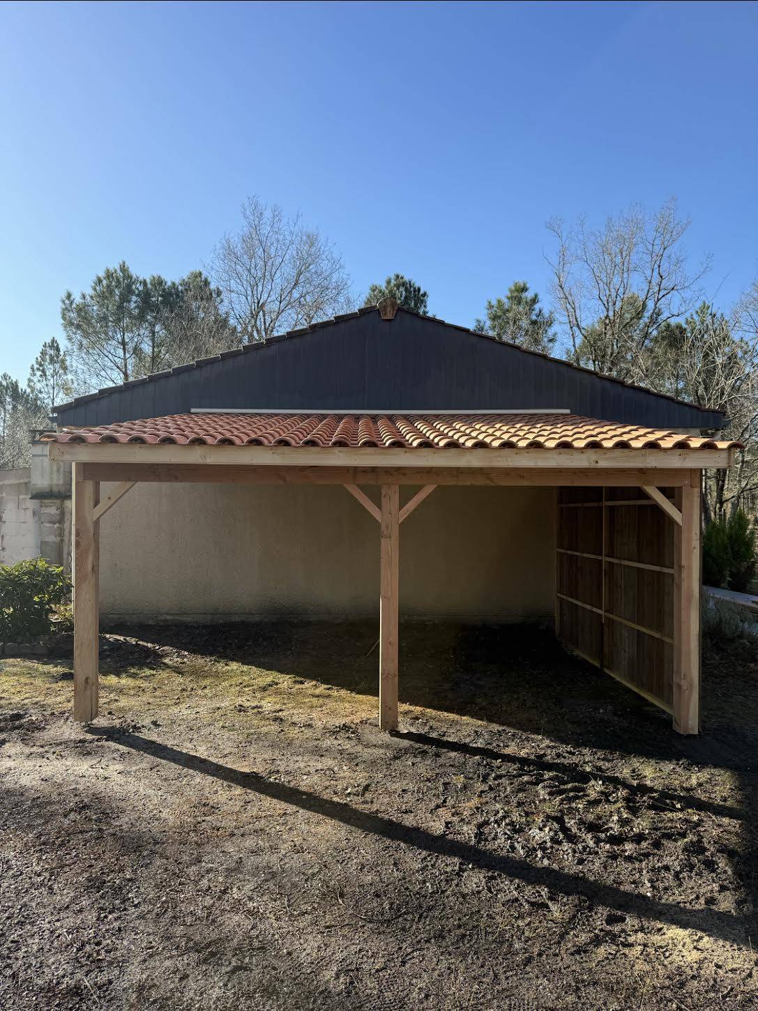 Prix pour installer un carport bois sur mesure à Blanquefort pour abriter deux véhicules