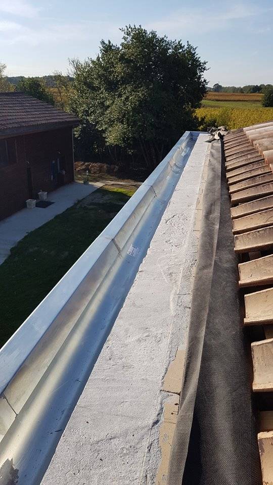 Tarif pour installation de gouttière en zinc dans un chai viticole Listrac médoc proche Lesparre Médoc