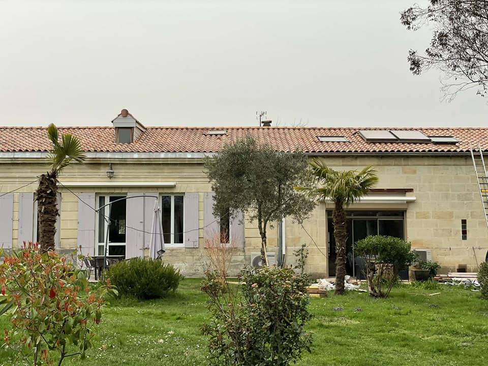 Restauration de toiture complète de 360m2 avec pose de verrière Vélux sur Saint Aubin Médoc