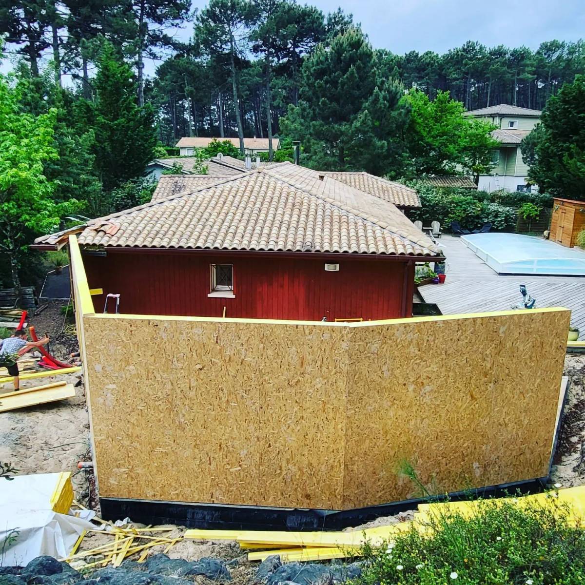 Artisan charpentier couvreur pour réaliser un agrandissement en ossature bois vers Eysines 33