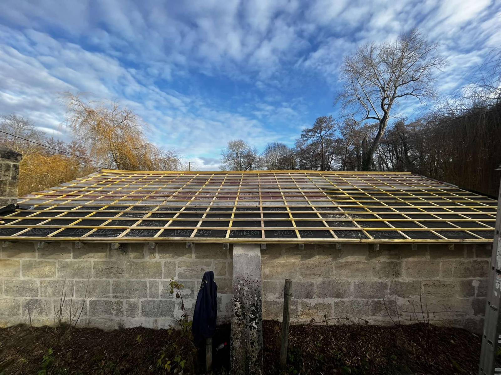 Couvreur à Blanquefort pour rénovation complète d'une toiture de garage 30m2