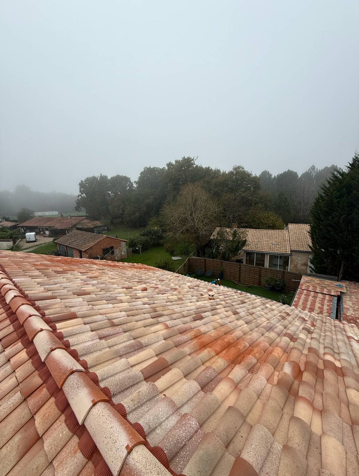 Artisan couvreur professionnel pour petite rénovation de toiture de 50m2 au Taillan Médoc près de Bordeaux