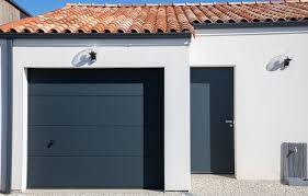 Société spécialisée en petite rénovation de toiture et dans les travaux de couverture à Blanquefort près de Bordeaux