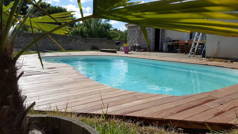 contours de piscine en bois a Ambares