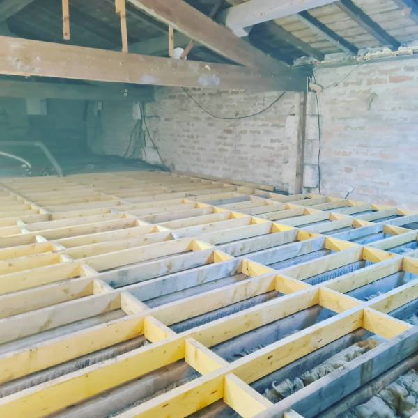 Devis pour faire réhausser et renforcer un plancher bois par un professionnel spécialisé Listrac Médoc proche Saint Aubain