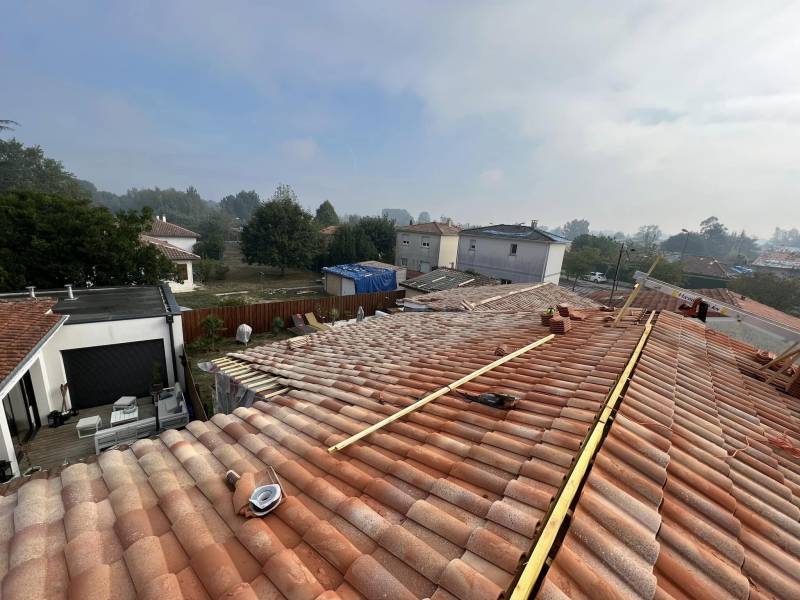 Rénovation complète de toiture avec pose de pare-pluie par un couvreur professionnel région du Médoc
