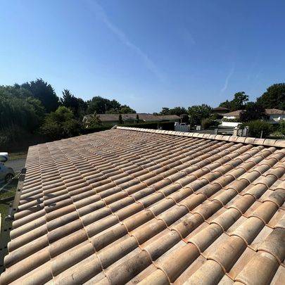 Entreprise de couverture pour rénover une toiture ancienne au Haillan près de Bordeaux