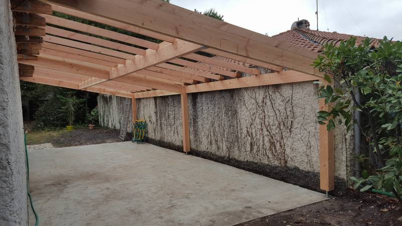 réalisation d'un carport en bois à Castelanu de Médoc proche Saint Aubin Médoc