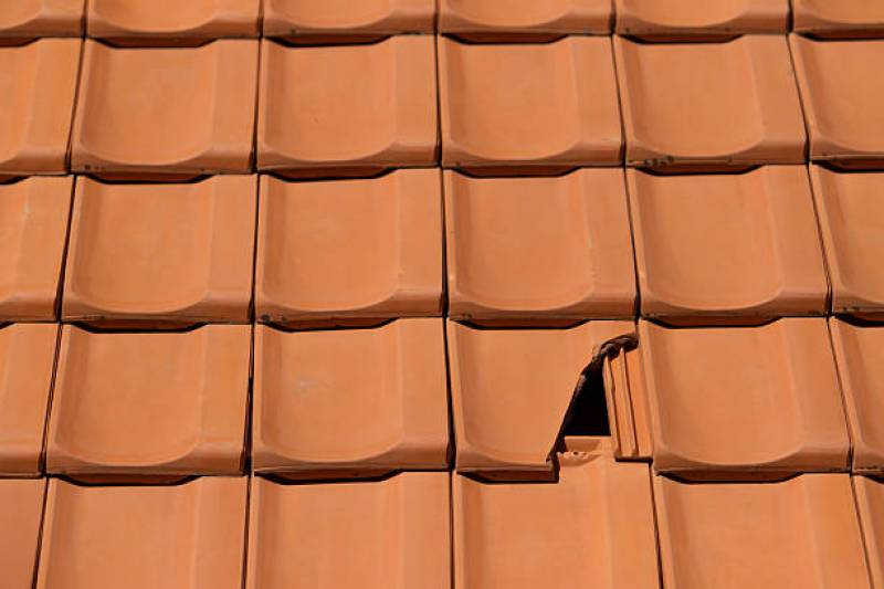 Devis gratuit et intervention rapide près de Blanquefort pour tous vos travaux de petites rénovations de toiture