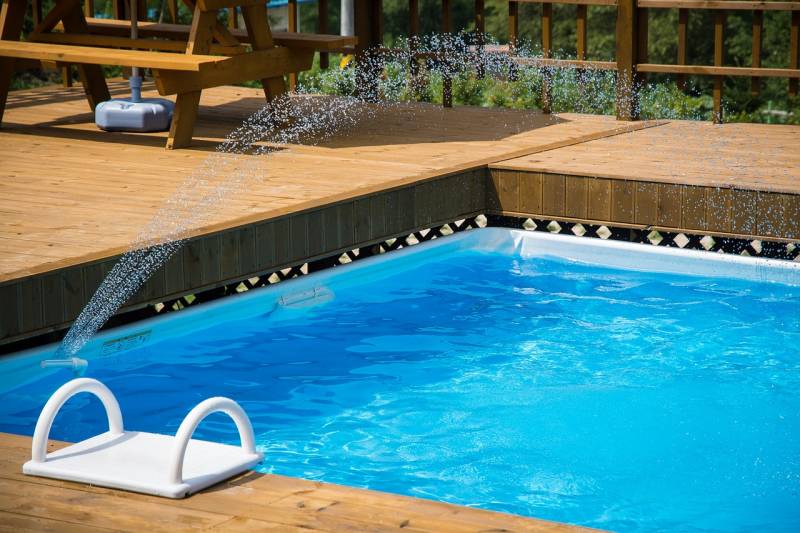 Prix pour la construction d'une terrasse en bois autour d'une piscine à Saint Médard en Jalles à proximité de Blanquefort